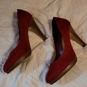FIONI Burgundy Suede Platform High Heels